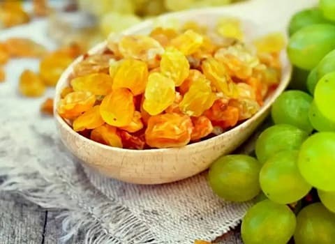 تصویر 1 از قیمت خرید کشمش تیزابی طلایی + فروش ویژه